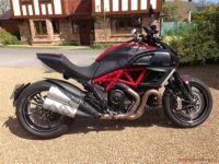 Alle originele en vervangende onderdelen voor uw Ducati Diavel Carbon 1200 2011.